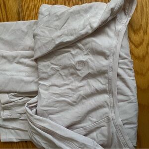 lululemon athletica Long Sleeve Tee in Light Gray